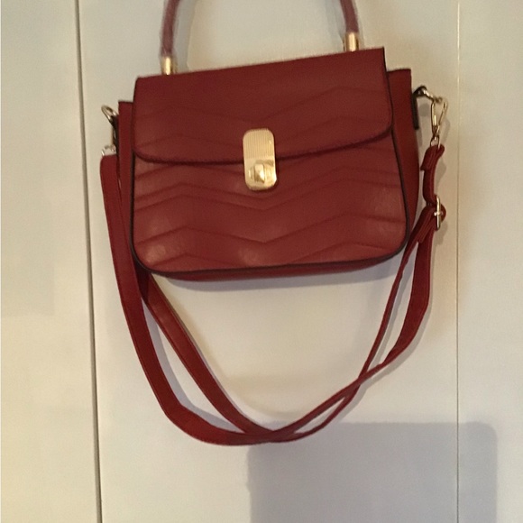 NWOT Handbag and mini bag with removable crossbody strap - Picture 2 of 3